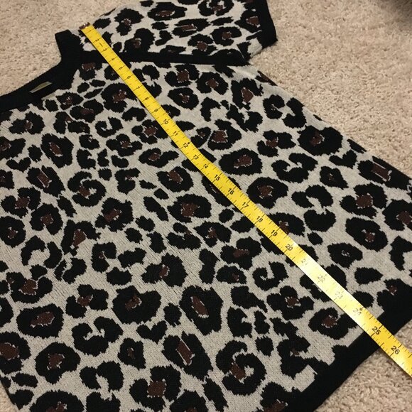 Leopard Print Cotton Knit Short Sleeve Sweater - Picture 10 of 11